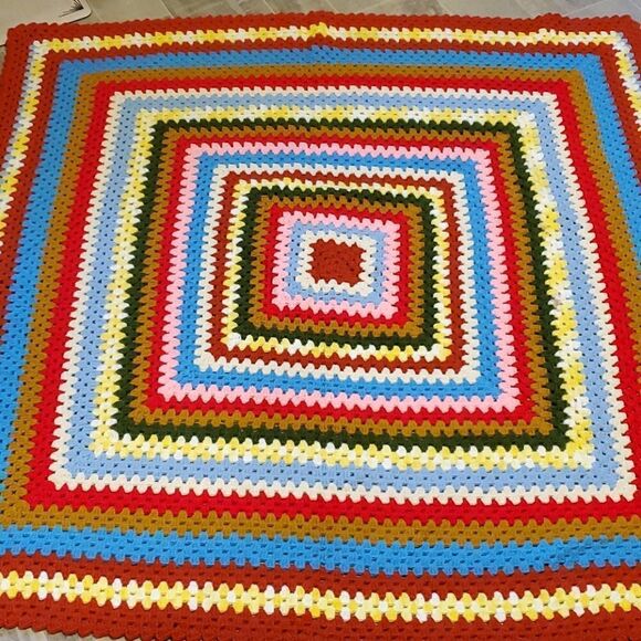 ⛔️HP 9/7⛔️EUC Vintage Bright Square Boho Crotched Blanket Throw - Picture 2 of 3